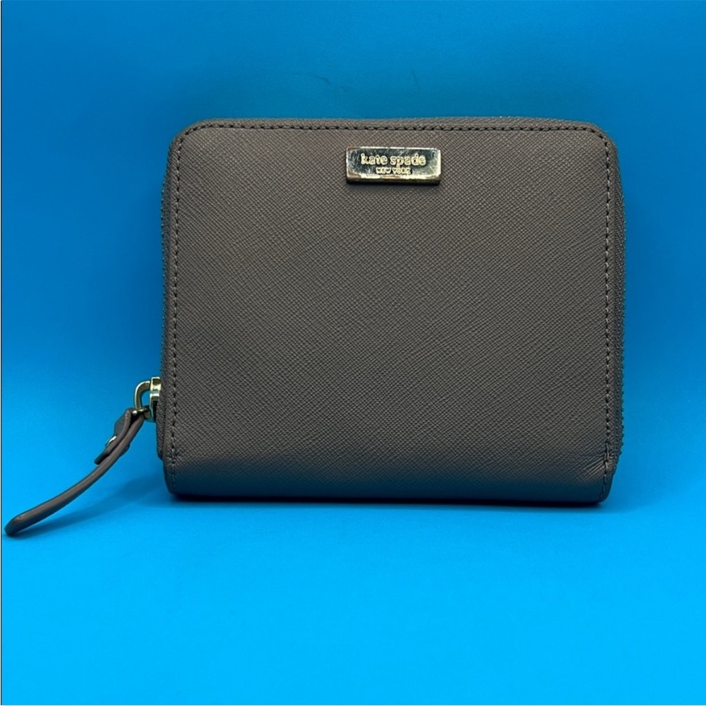 Kate Spade laurel way zip around